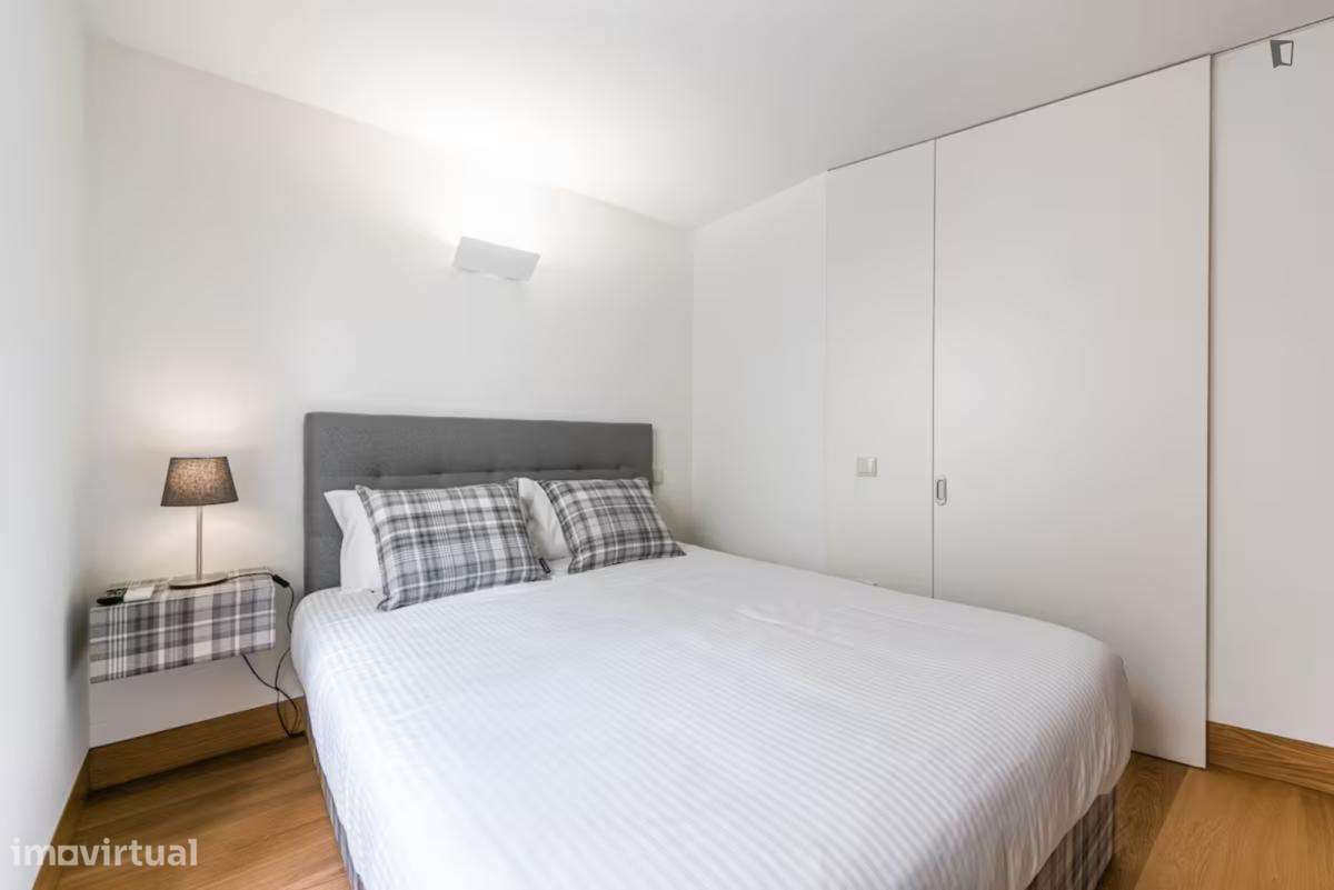 Apartamento com 1 quartos - localizado em Porto - Grande imagem: 4/6