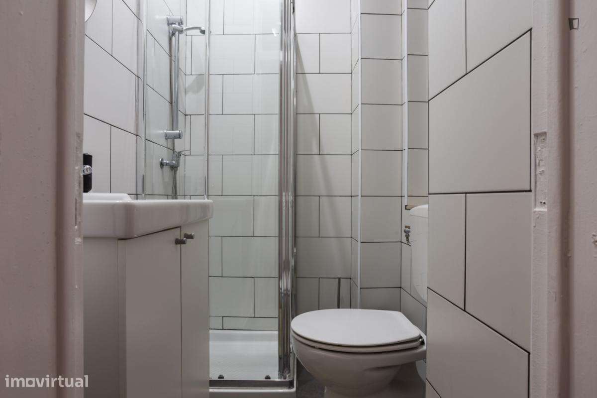 Quarto - localizado em Santos Lisbon - Grande imagem: 2/24