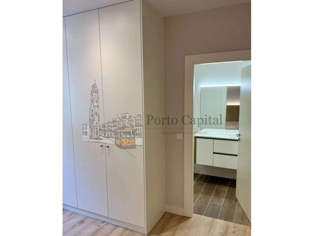 EXCELENTE APARTAMENTO T3 COM 3 SUITES NA BAIXA DA CIDADE DO PORTO - Grande imagem: 5/10