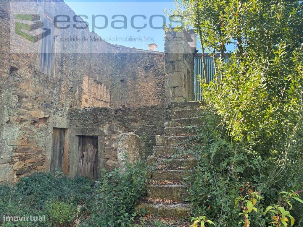 Moradia com terreno-16