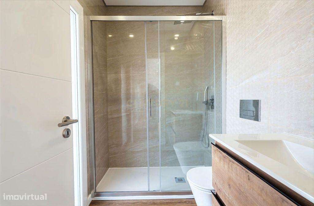 Moradia T4+1 de Luxo - Sobreda - Charneca de Caparica-15