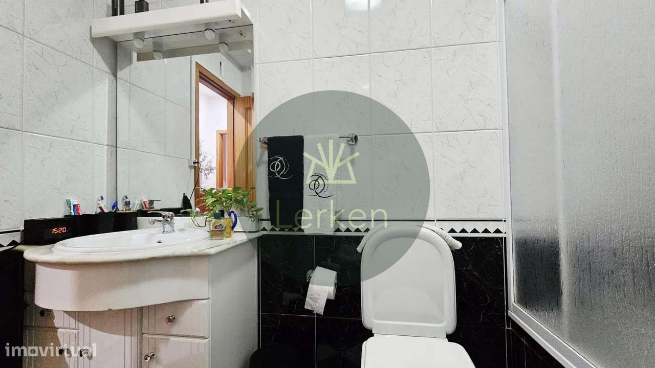 T2 junto ao centro de Guimarães | Cozinha renovada, garagem e elevador-15