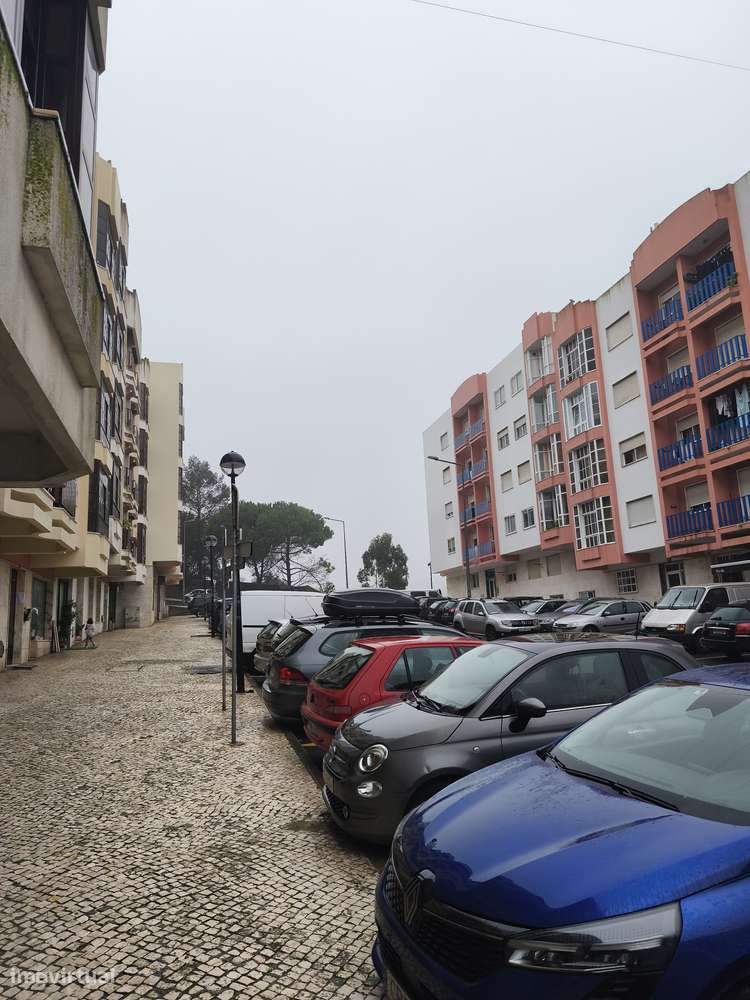 Loja no Casal do Cotão, Bem Conservada, Saída de fumos, 2 WCs, Montra.-15