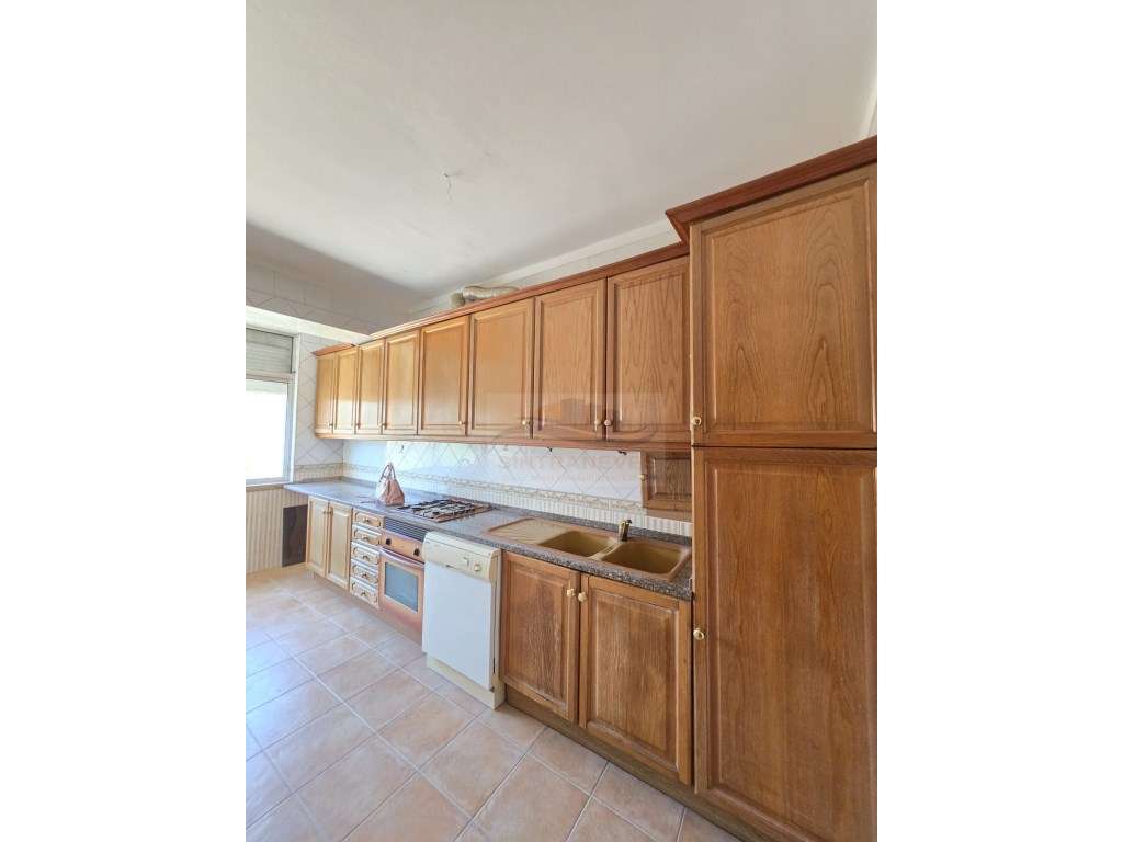 Apartamento T2 na Damaia de Cima - Pronto a Habitar - excelentes va...-24