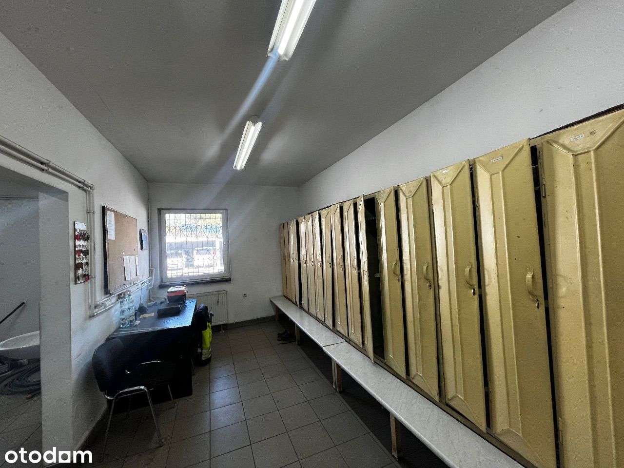 Kompleks budynków przemysłowo-magazynowych+biura-13