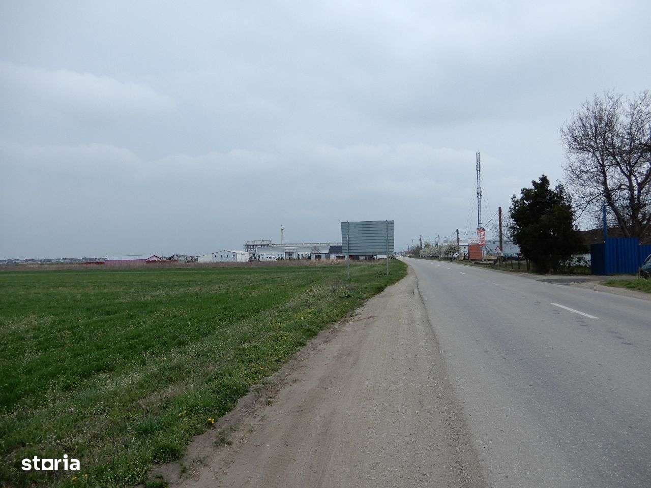 Vand teren intravilan,Sanleani, Labrador,la sosea 25.000 mp.f.s.70 ml. - Imagine principală: 5/10