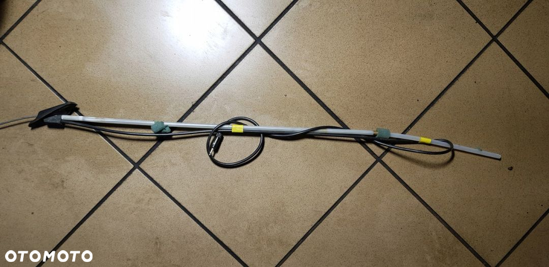 Jeep Cherokee Kj Antena Dachowa - 3