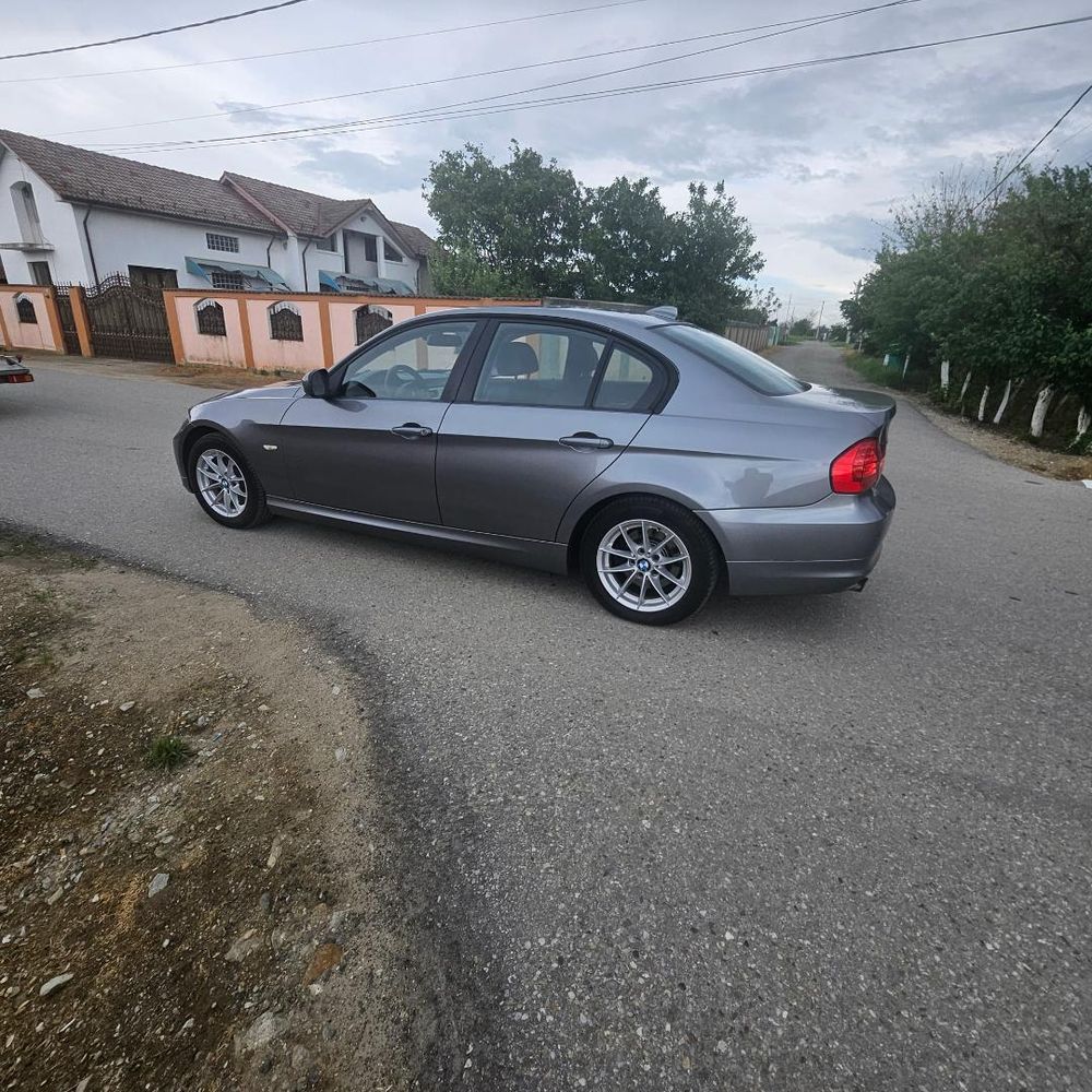 BMW 3 Series 318d 2012