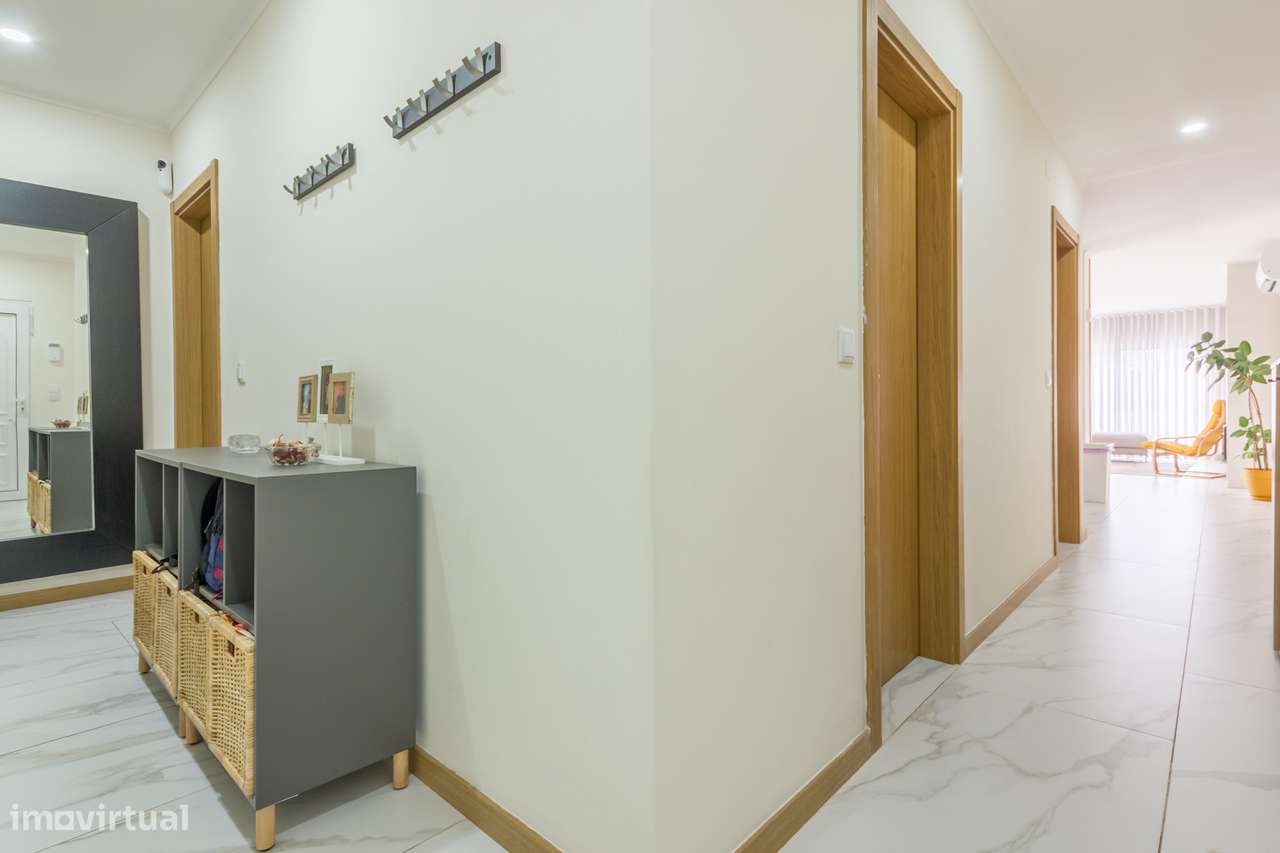 Moradia isolada com piscina aquecida num terreno de 398 m²!-24