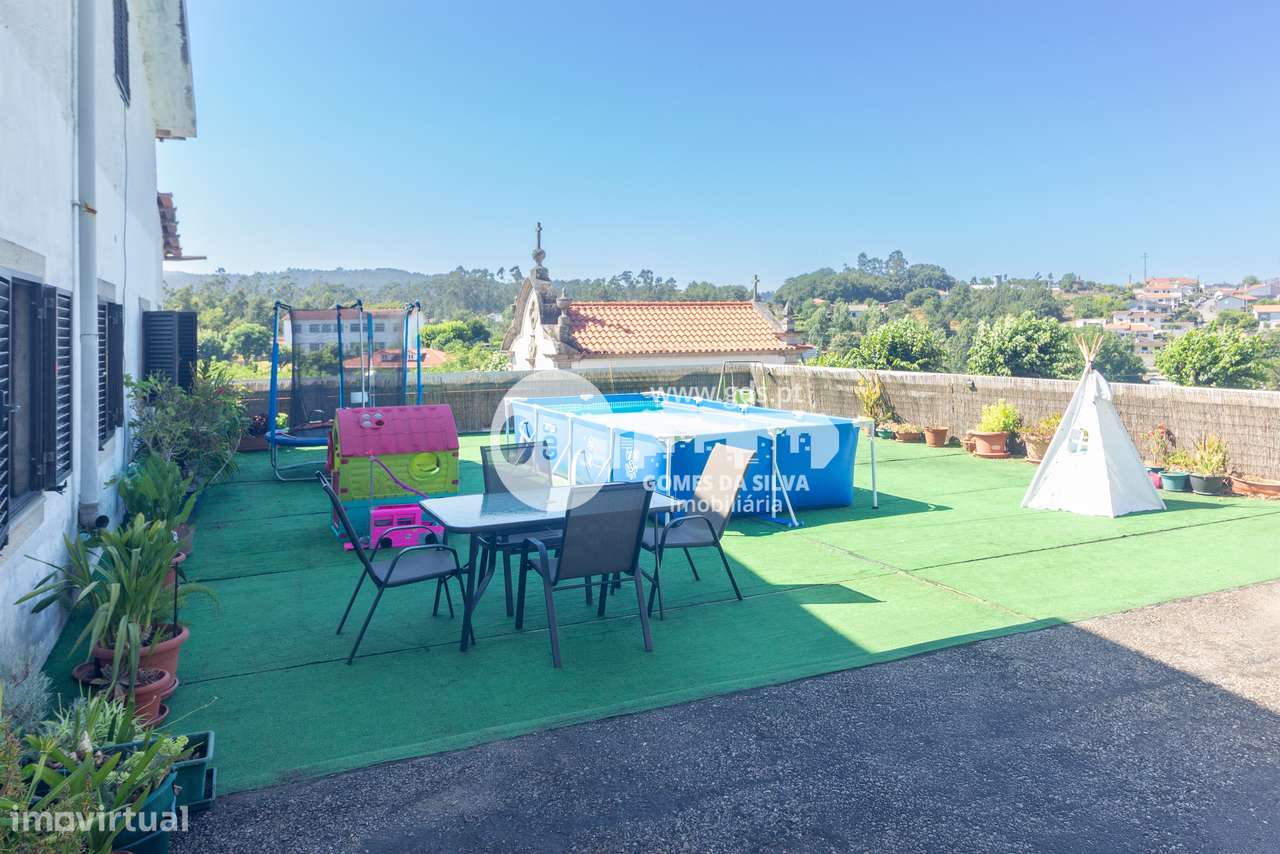 Moradia T3+1 com Espaços Comerciais – Ideal para Viver e Investir-29