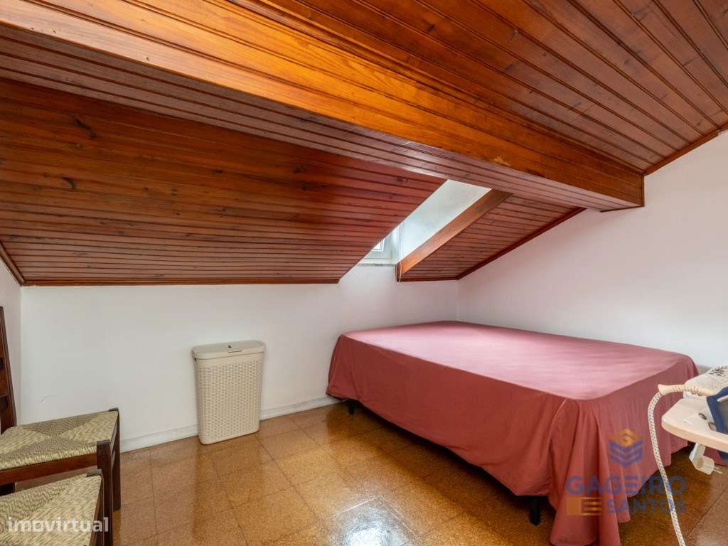 Moradia Remodelada T2 + 2-20