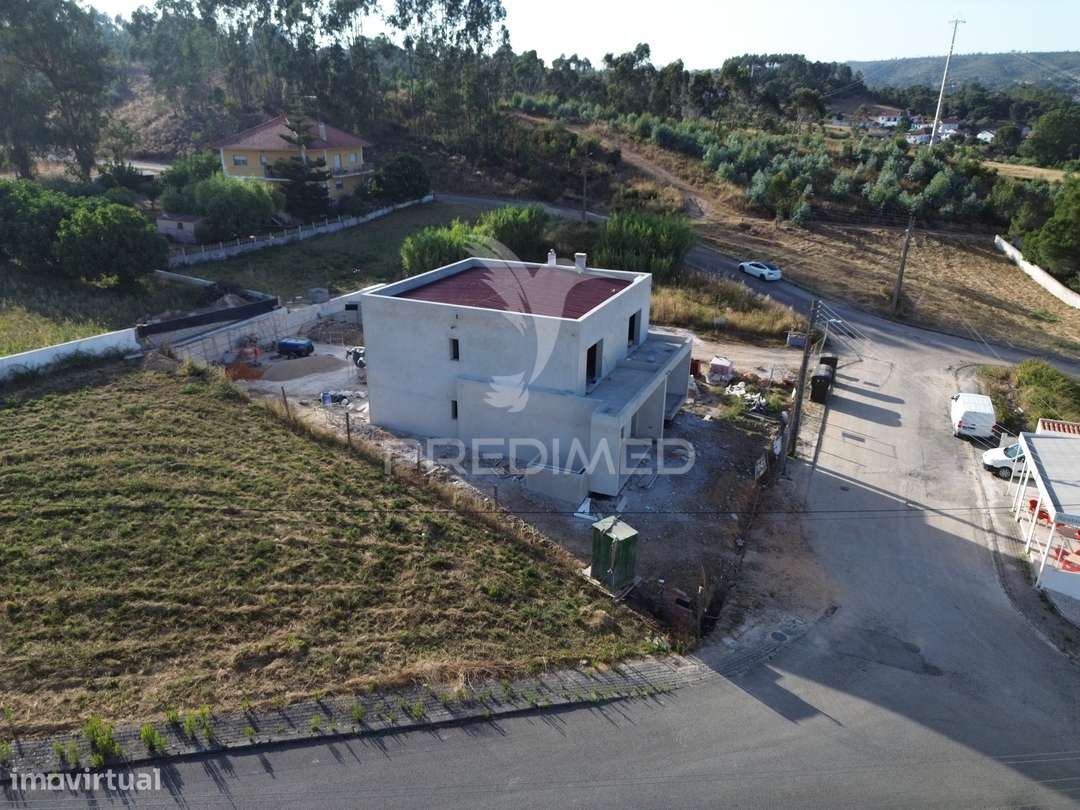 A Tua Nova Casa Está em Alcanede – Conforto, Estilo e Preço Justo! - Grande imagem: 2/40