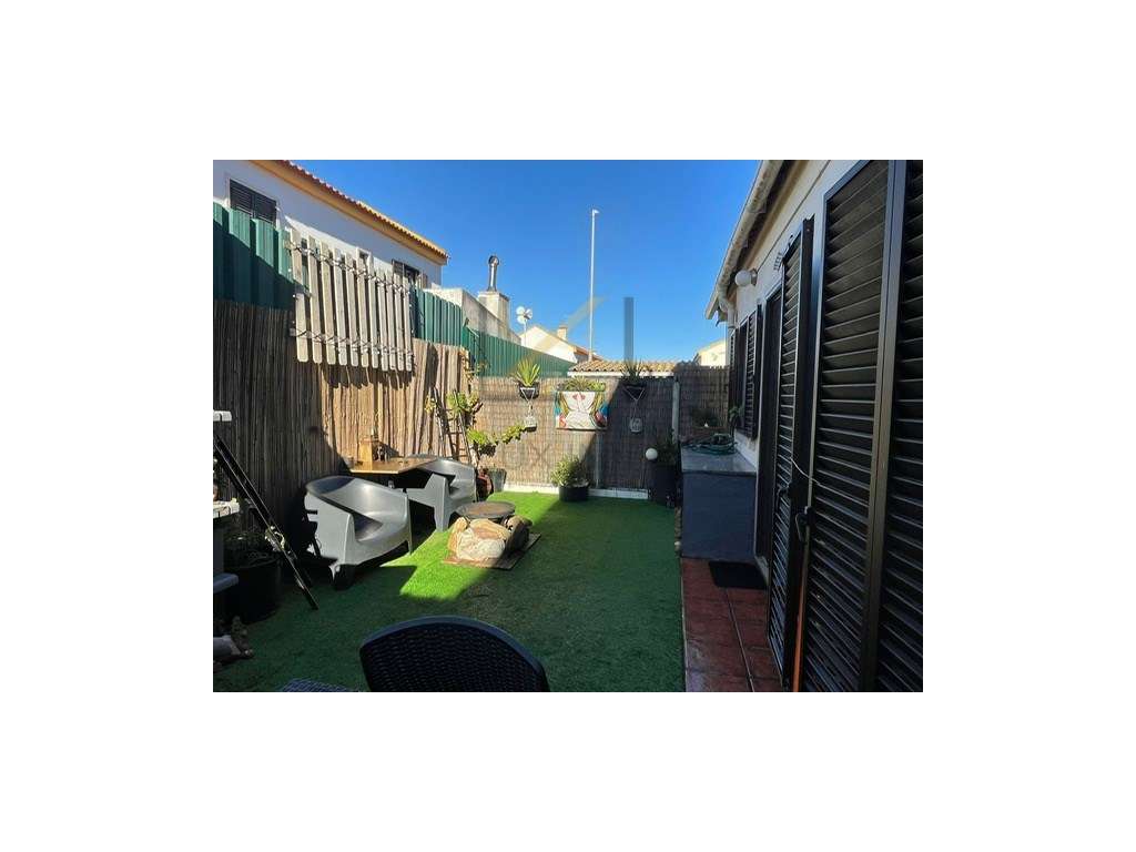 Moradia T3+1 em Vila Nogueira de Azeitão-23