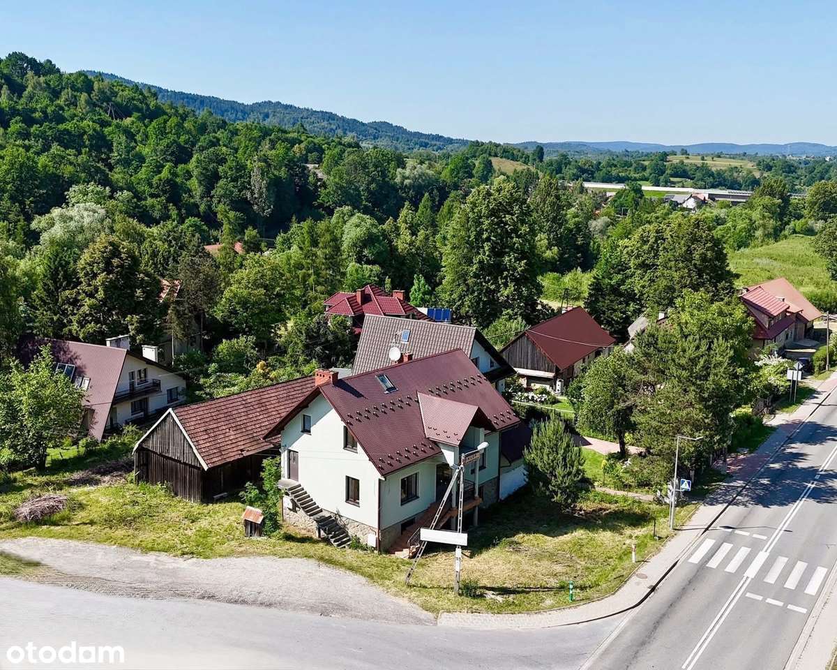 Dom z częścią usługową w doskonałej lokalizacji-6