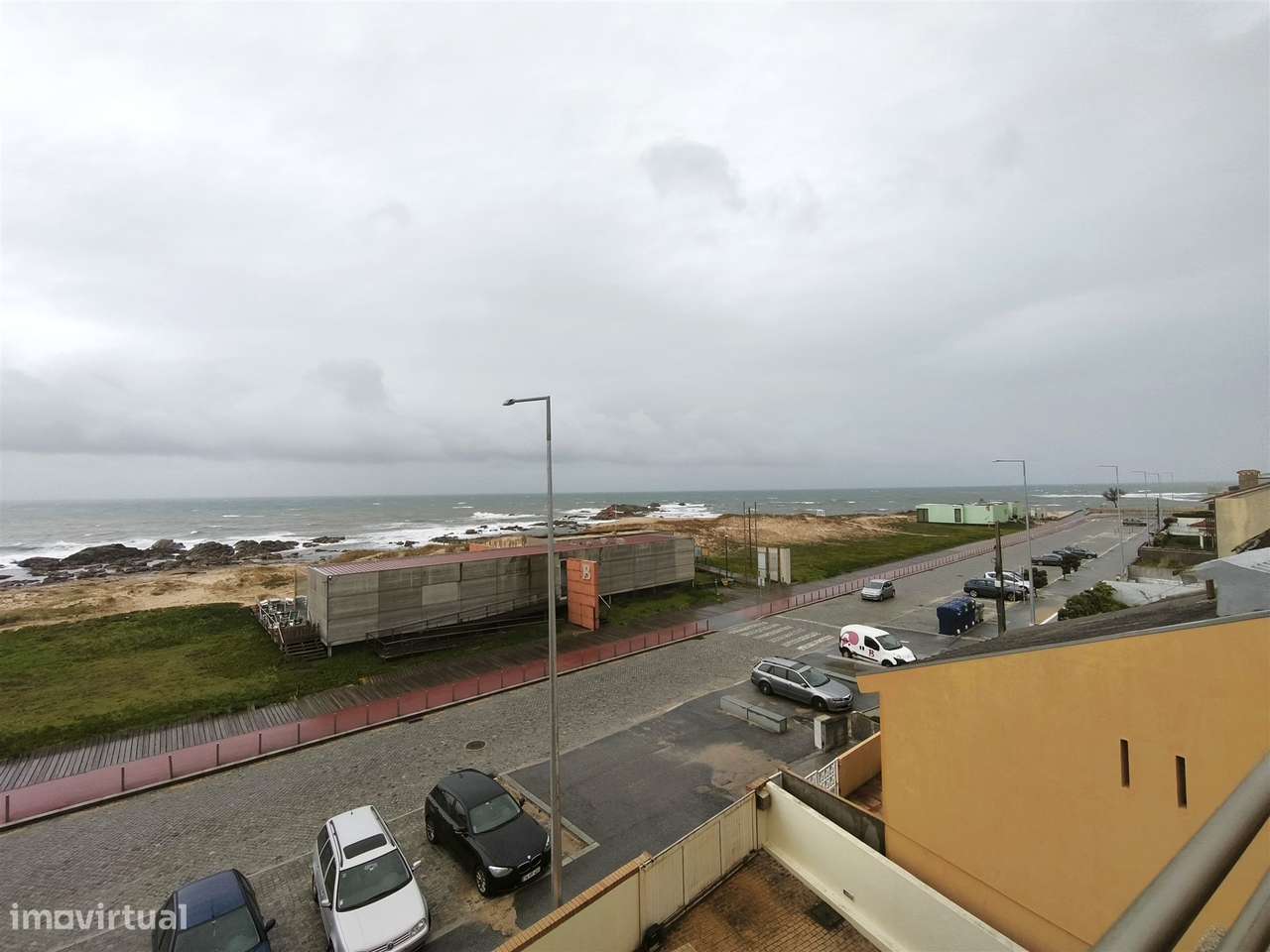 T3 Duplex com terraço em frente ao mar – Lavra-27