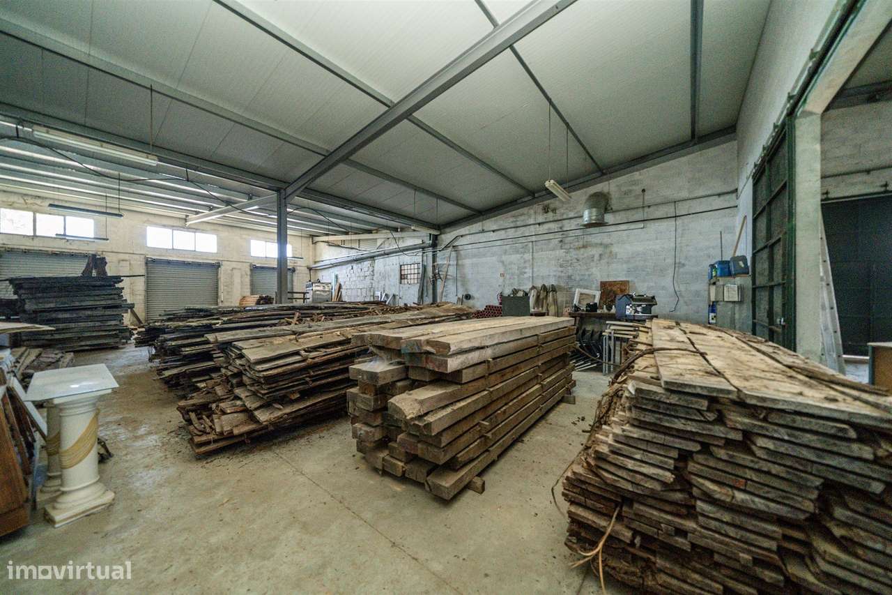 Conjunto de Pavilhões Industriais para Reabilitação | Parada de Tibães-20