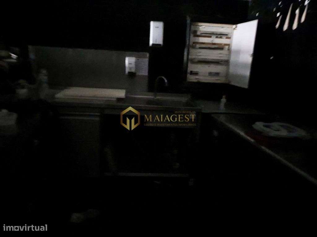 Restaurante de dois pisos no centro do Porto - Grande imagem: 3/12