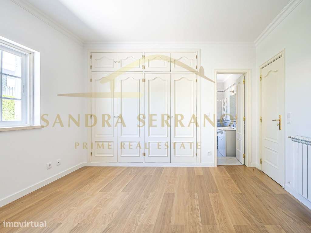 Moradia de traça tradicional com 7 assoalhadas-31