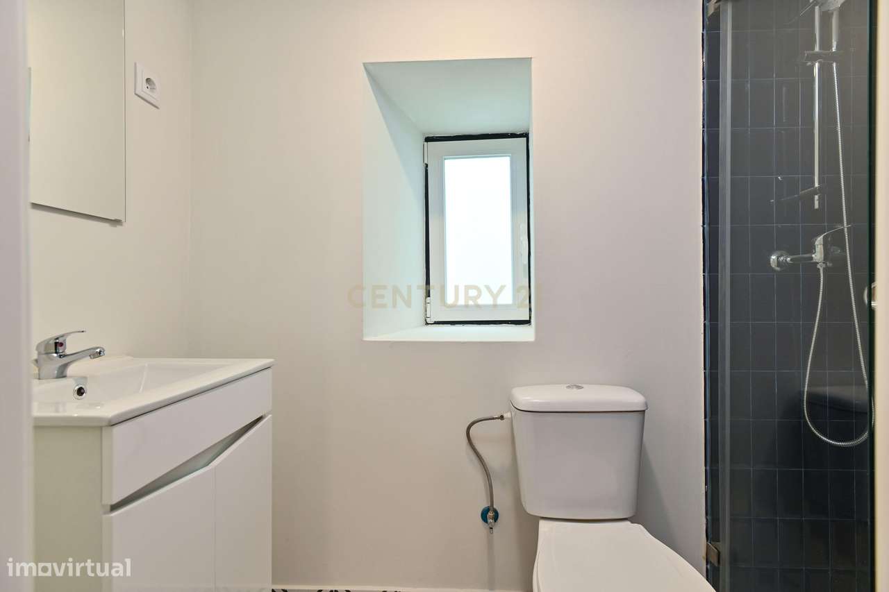 Excelente oportunidade em Arroios, T1 para venda remodelado.-9