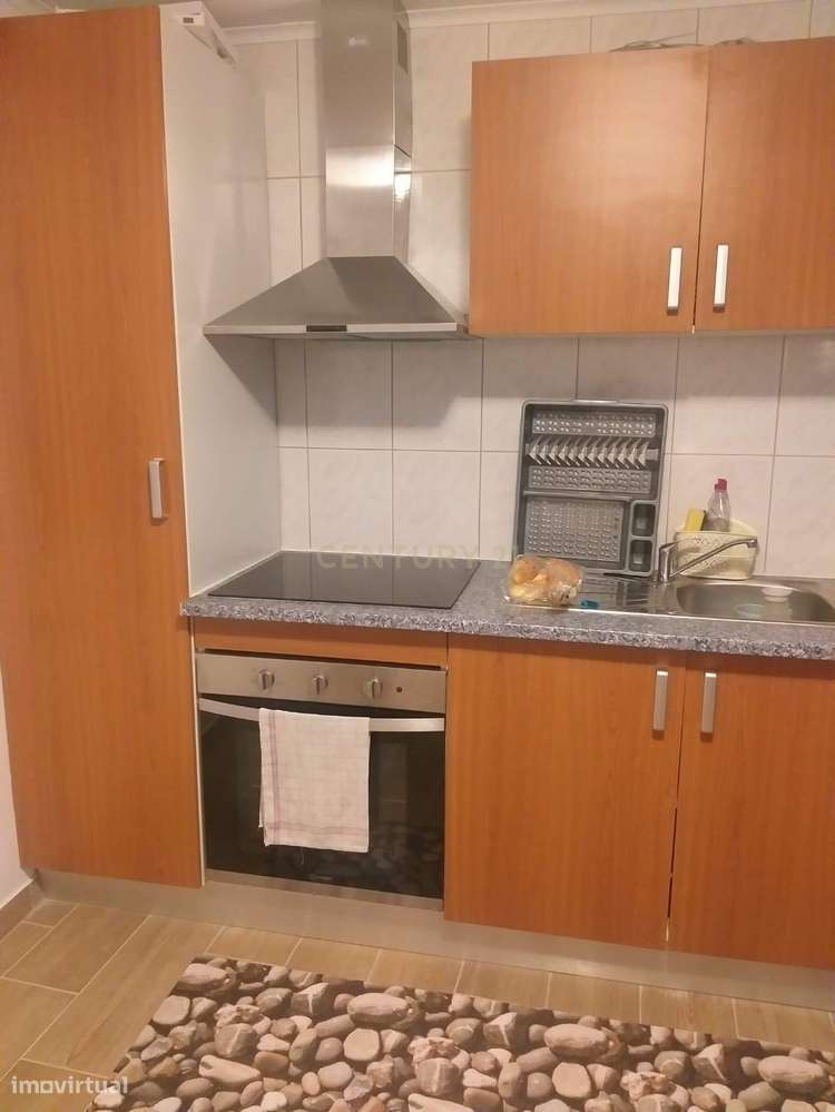 Casa Renovada com 4 Quartos e Garagem - Grande imagem: 2/40