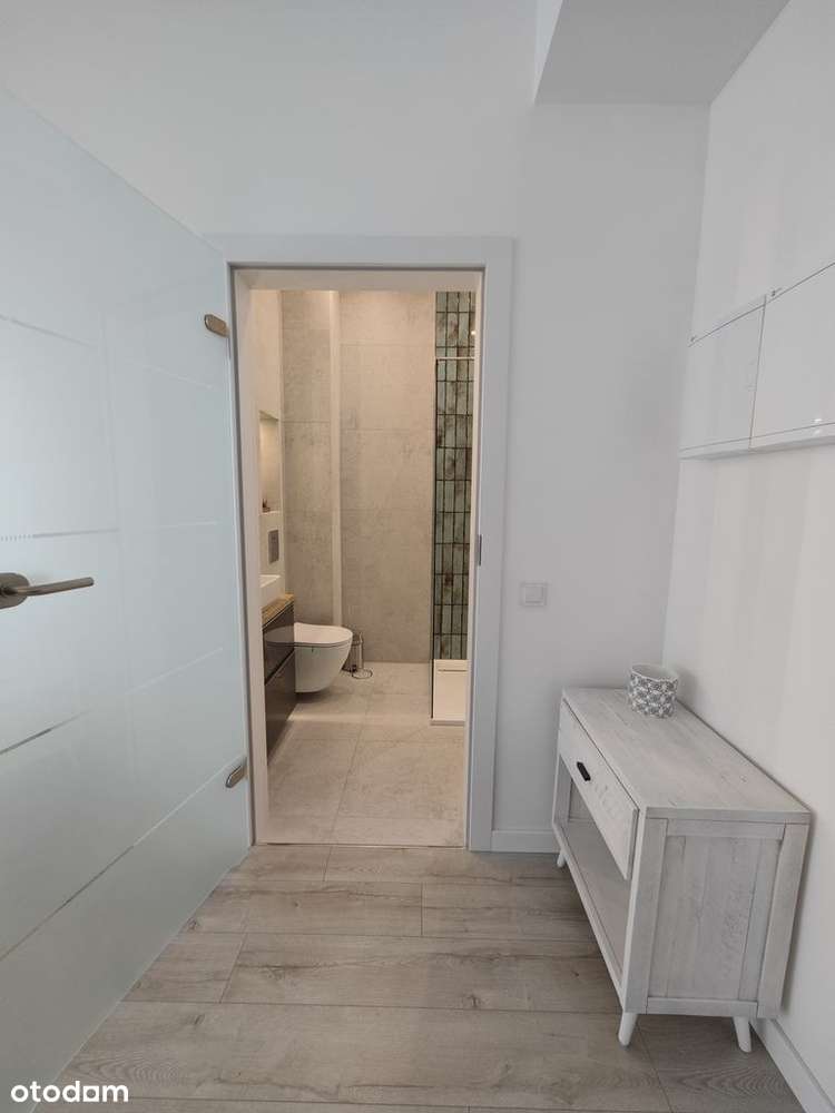 Hanza Tower, 34,68m2 plus balkon 11,22m2 + basen !-11