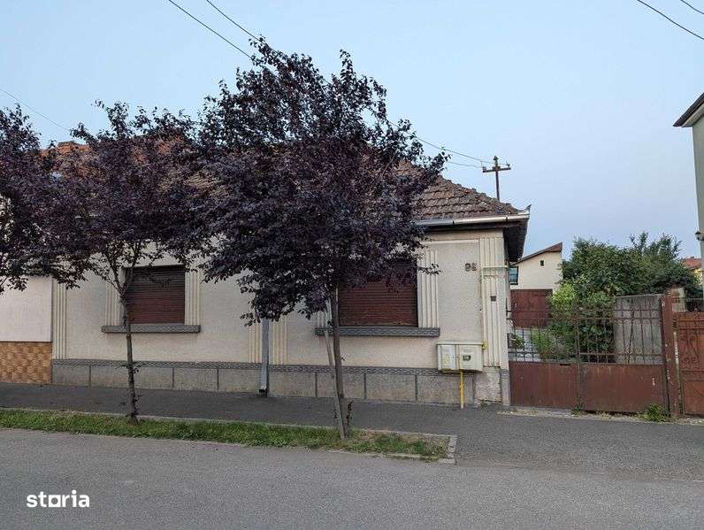 Casa 4 cam., teren 788 mp, str Argesului - Imagine principală: 5/8