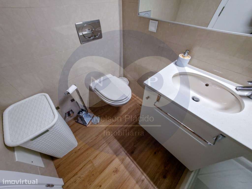 T2 com Cozinha Equipada, Varanda, 2 WC's, 3 Roupeiros embutidos e G...-21