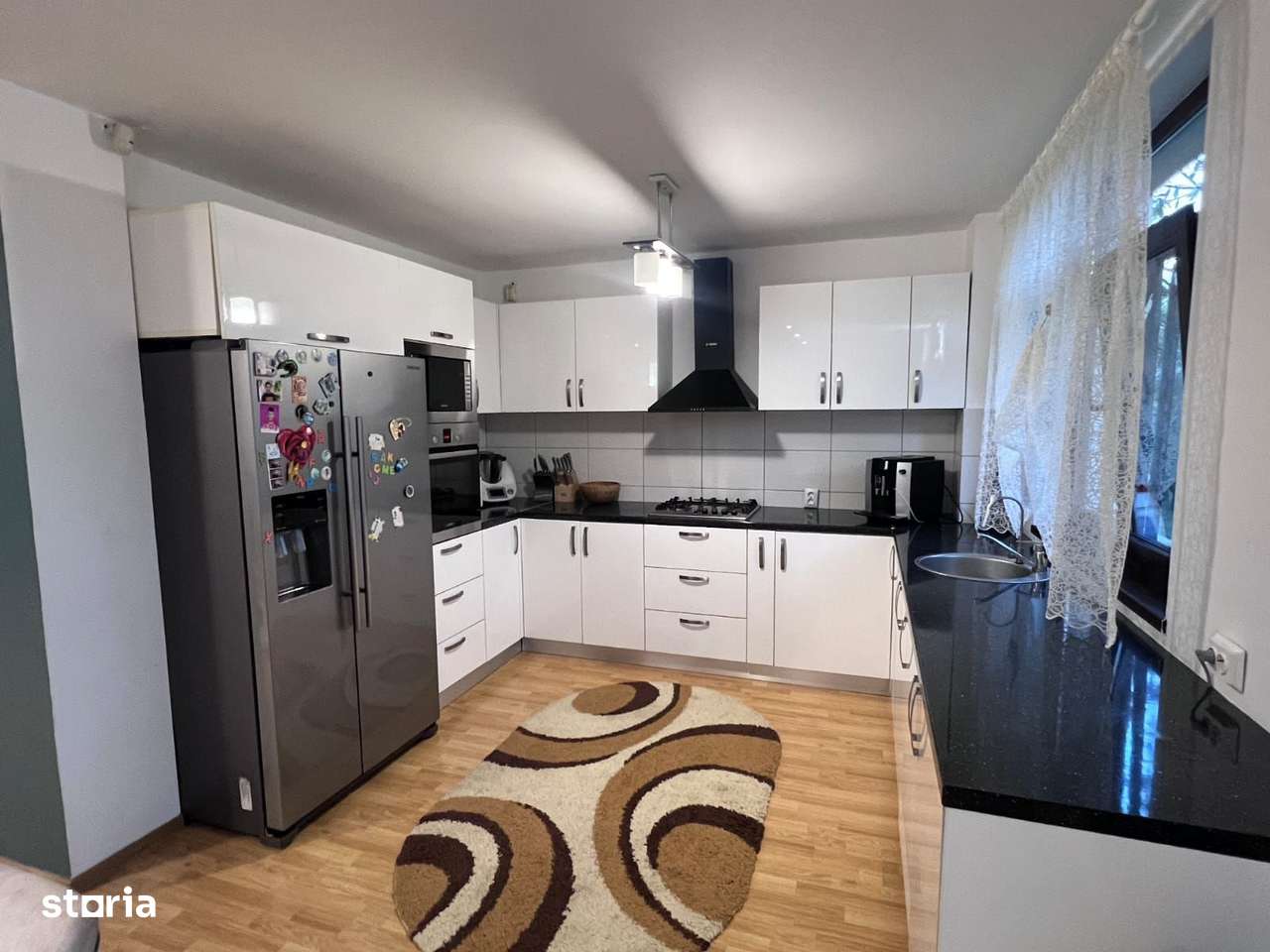 Casă spațioasă cu piscină, de vânzare în Simeria-15