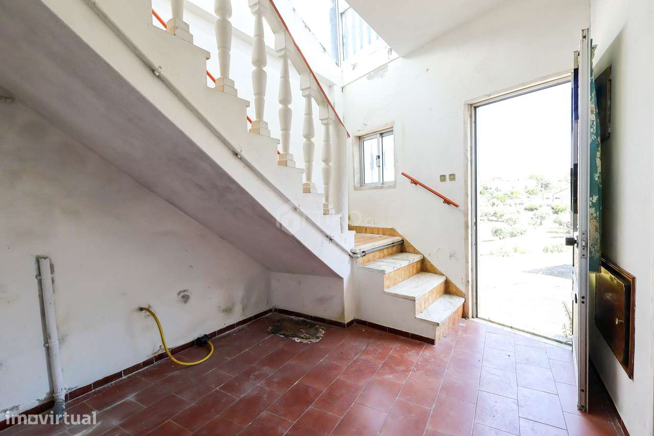 MORADIA T3 COM POTENCIAL PARA 2 HABITAÇÕES | CENTRO DE ALCANENA-1