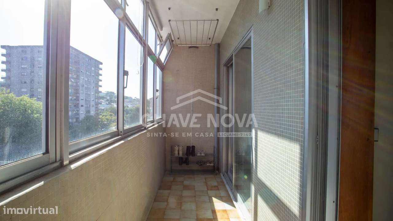 T2+1 c/ Lugar de Garagem e Arrumos em Mafamude (Laborim)-7