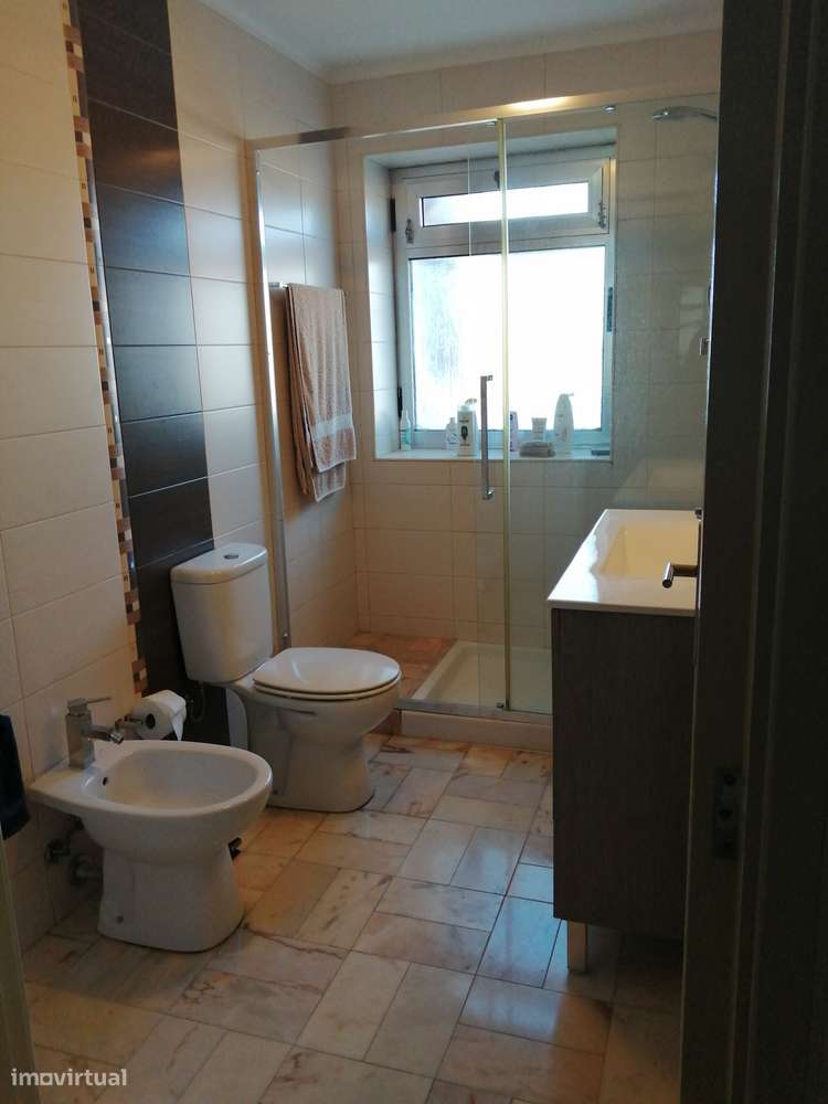 Quarto em Apartamento T5 duplex com 3 frentes - Grande imagem: 5/7