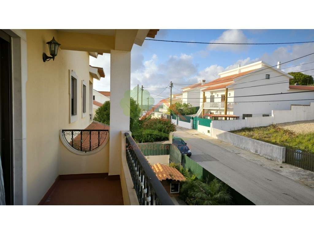 Moradia T5 com Vista de Mar Deslumbrante em Baleia, Carvoeira!-32