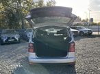 Volkswagen Touran 1.9 TDI Highline Aut - 18