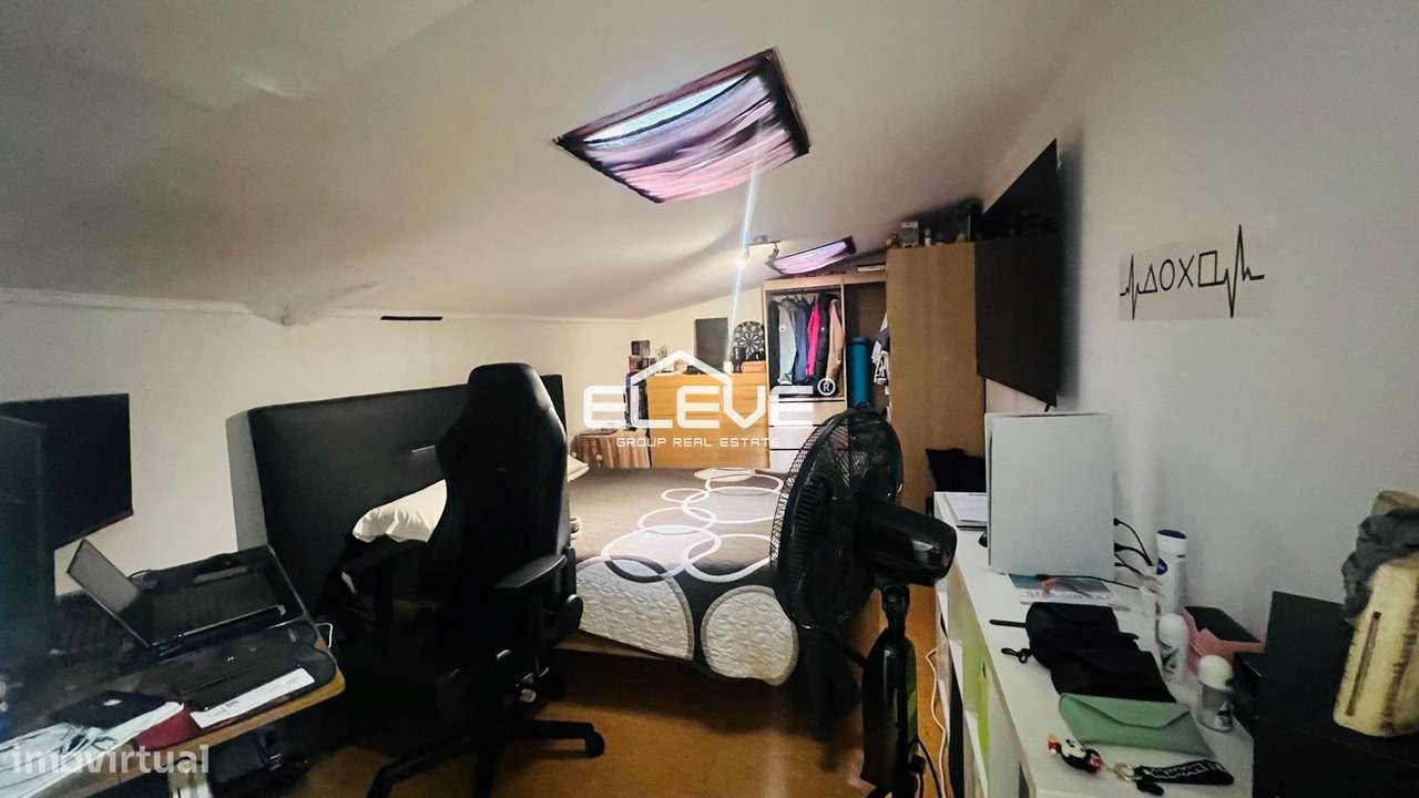 Excelente T4 Duplex Oliveira do Douro-25