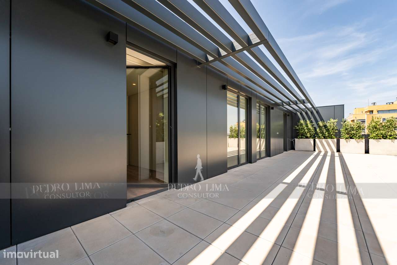T2 NOVO com 241m2 com Terraços e 2 lugares de Garagem-9
