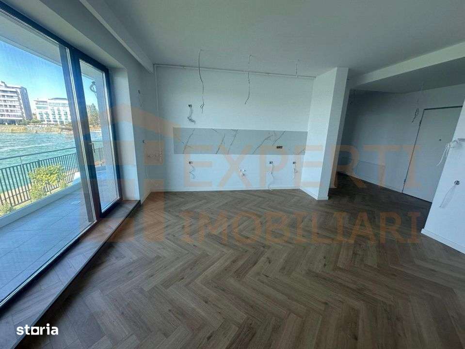 Apartament 3 camere Lake On Residence - vedere superba catre lac!-4