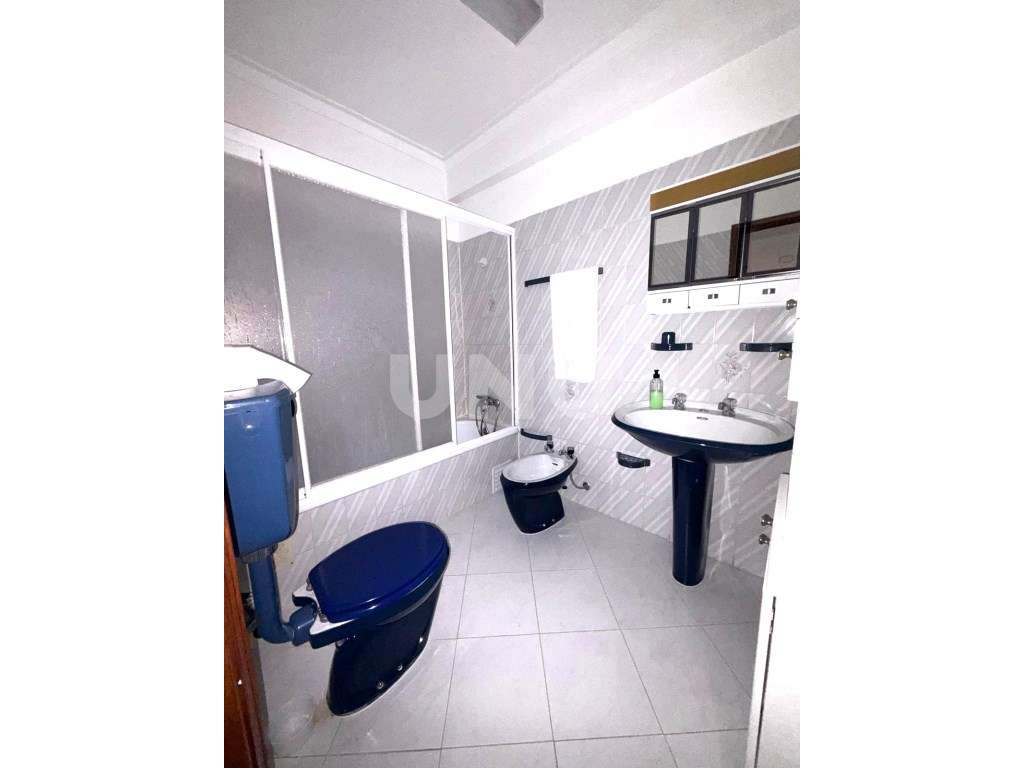 Apartamento T3 com Arrecadação e 2 WC- Torre da Marinha-6