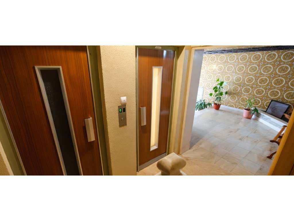 Apartamento T2 Totalmente Remodelado - Oeiras - Figueirinha-18