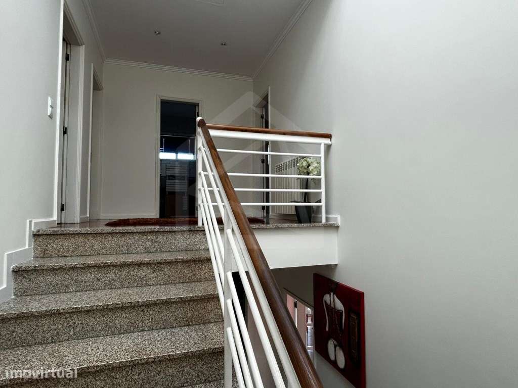 Moradia Isolada T3 em Escapães-23