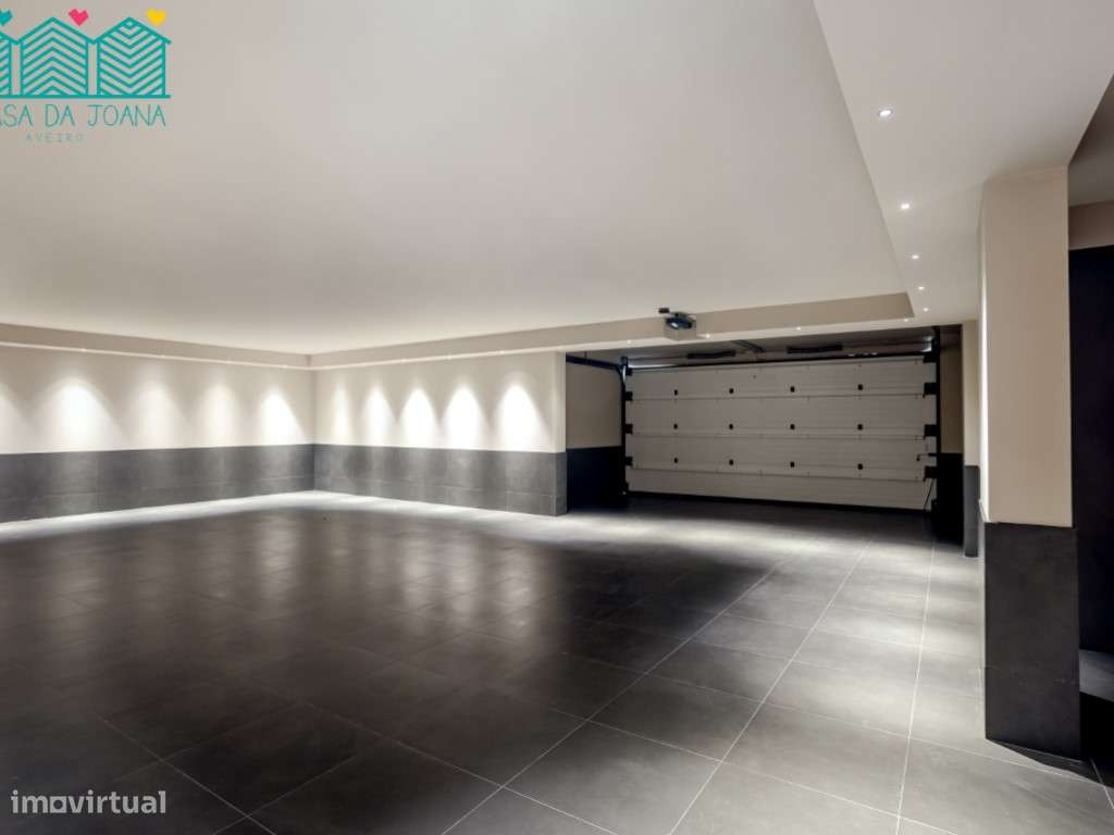 Moradia T5+1 com Piscina em Cascais-47