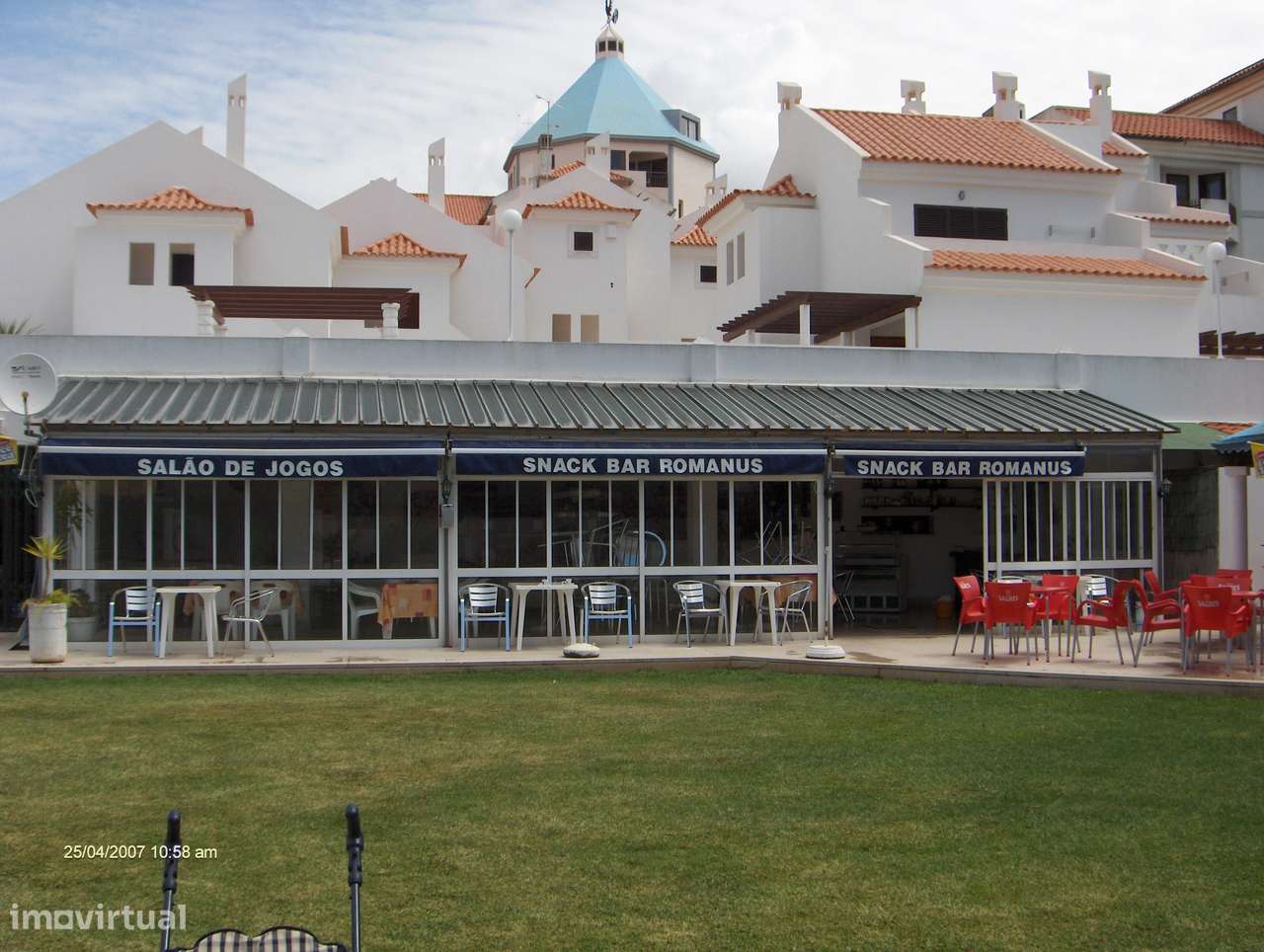 Arrenda-se, ao ano, um T1 no centro de Vilamoura em condomínio fechado - Grande imagem: 3/19