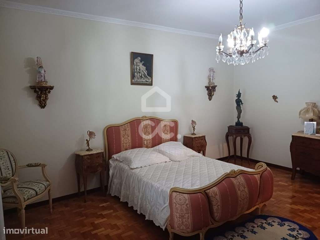 Moradia Bi-familiar T5+T2 em Palmeira, Santo Tirso-9