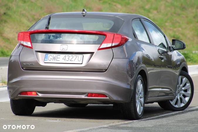 Honda Civic 1.8 Executive NAVI - 6