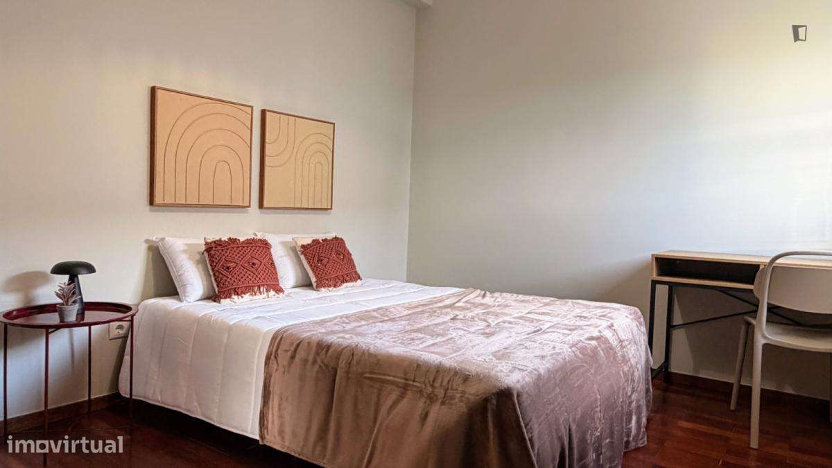 Quarto - localizado em Olivais Coimbra - Grande imagem: 4/6