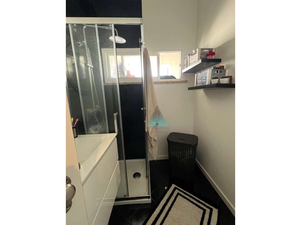 Apartamento T3 Paivas com melhoramentos 2º andar-14