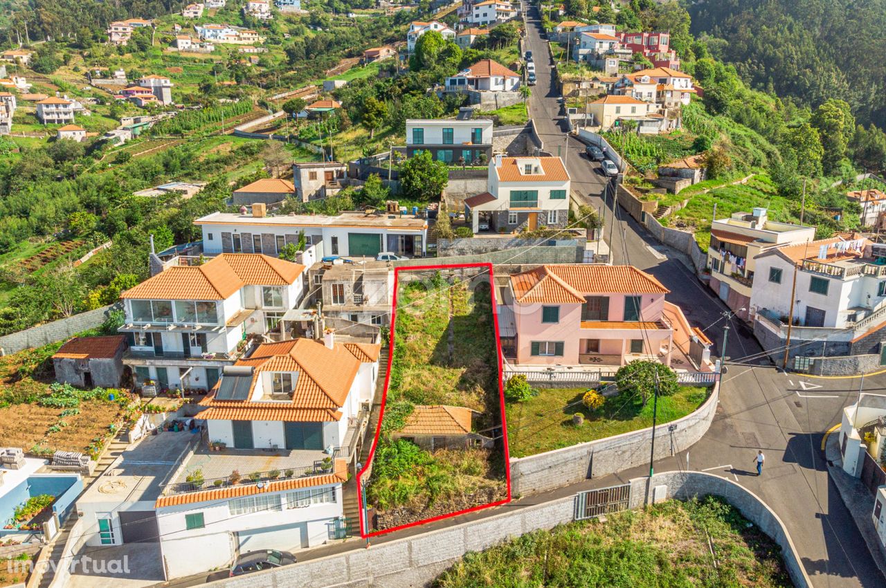 Moradia para recuperar com terreno, Santo Antonio- Funchal
