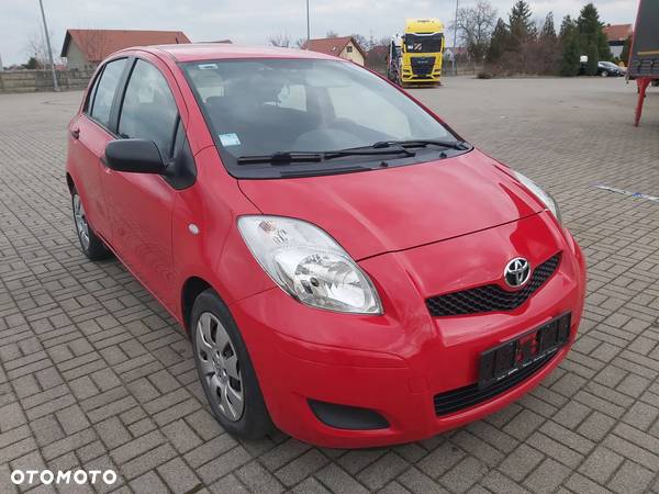 Toyota Yaris 1.33 Luna - 1