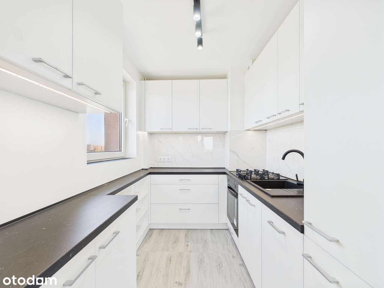 Przestronne 2-pokojowe mieszkanie z balkonem-8