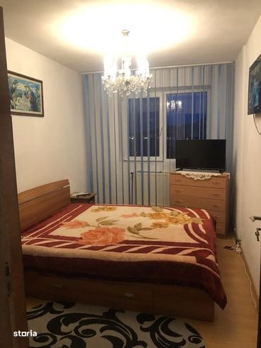 Vand apartament 3 camere decomandat