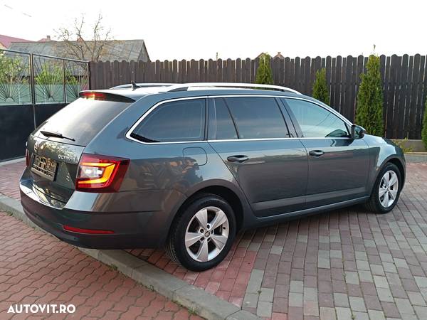 Skoda Octavia 2.0 TDI DSG Ambition - 11